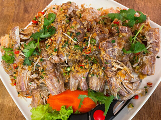 Fried crayfish with garlic and pepper