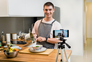 The chef is broadcasting live from workshop how to prepare a vegetarian green curry