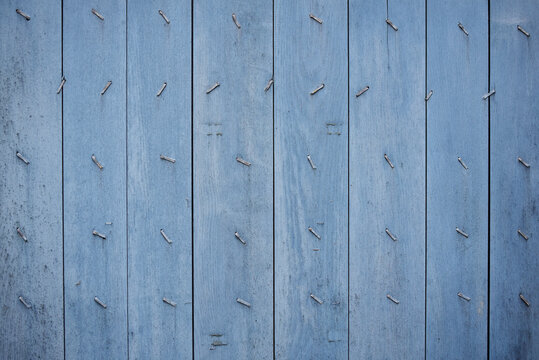 Le Perche - planches en bois et agrafes