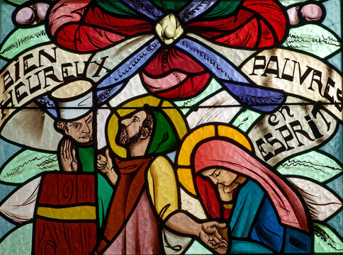 Joseph and Mary are in Bethlehem, but there is no room for them in the travelers' shelter.Joseph et Marie sont &agrave; Bethl&eacute;em mais il n&rsquo;y a pas de place pour eux dans l'abri des voyageurs. Annecy 