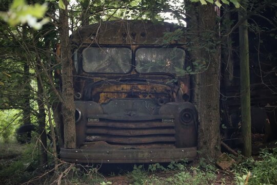 old abandoned bus