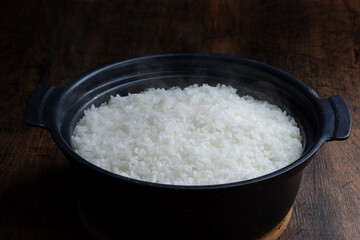 炊き立ての土鍋ご飯　Japanese food