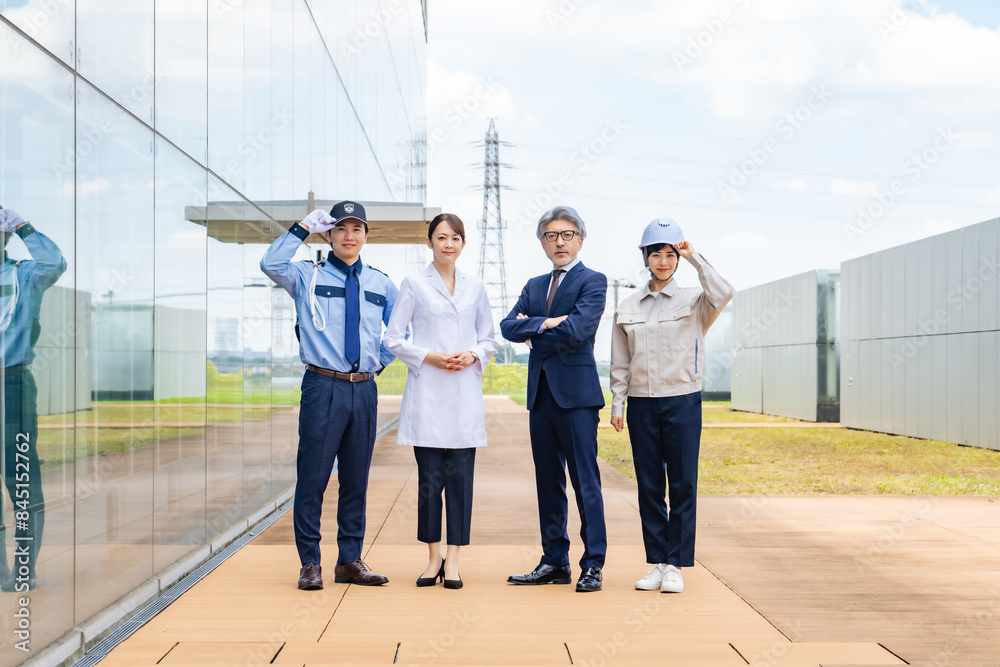 Poster 様々な職業の人々（ビジネスマン・エンジニア・研究者・警備員）