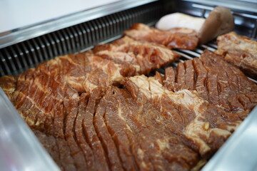 One of the most popular Korean dishes, it tastes great when grilled with seasoned beef or pork ribs
