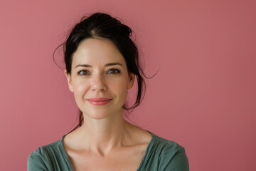 Fototapeta premium A close up portrait of a woman with a subtle smile