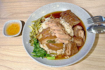 Stewed Pork Leg with Rice