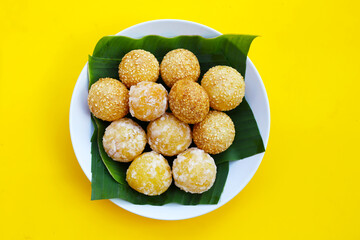 Thai snack, Fried mung bean stuffed balls