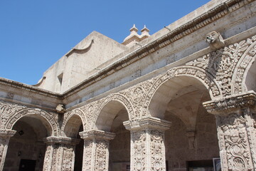 Obraz premium cloisters and church of the company of jesus, arequipa, peru