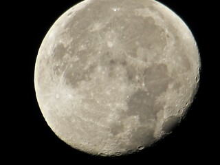 Mond mit Mondoberfläche