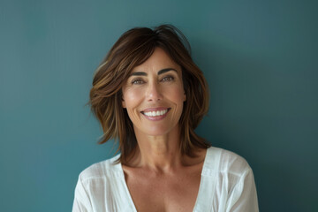 Fototapeta premium A close up portrait of a woman with a subtle smile