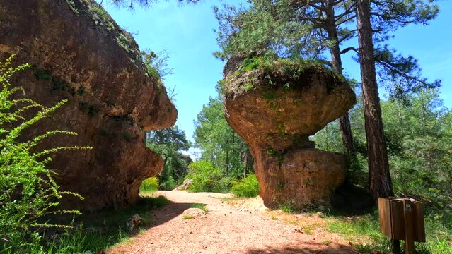 Incre&iacute;bles formaciones de rocas en la Ciudad encantada en Cuenca