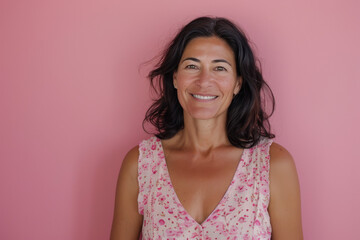 Fototapeta premium A close up portrait of a woman with a subtle smile