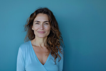 Fototapeta premium A close up portrait of a woman with a subtle smile