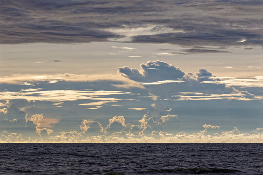 Gewitterwolken &uuml;ber dem Indischen Ozean
