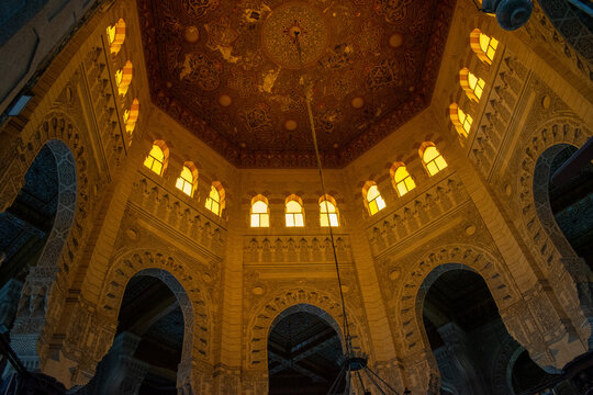 interior de una mezquita en la ciudad de Alejandria en Egipto al norte de africa.
mezquita abu al-abbas al-mursi