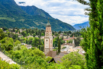 Meran, Altstadt, St. Nikolaus, Pfarrkirche, Tappeiner Promenade, Spazierweg, Rosengarten, Aussicht,...