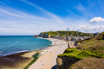 Plage et Falaises d' Étretat en Normandie