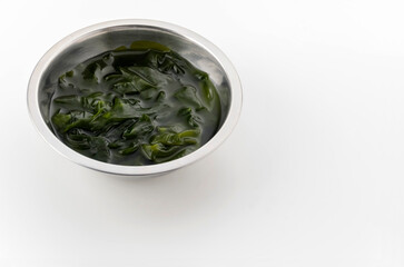 水戻ししたワカメ