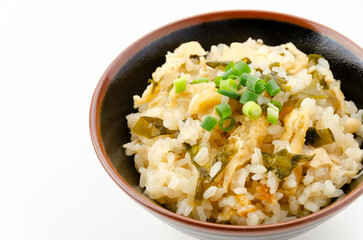 油揚げとワカメの炊き込みご飯