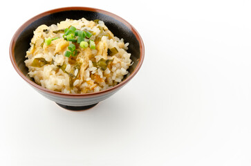油揚げとワカメの炊き込みご飯