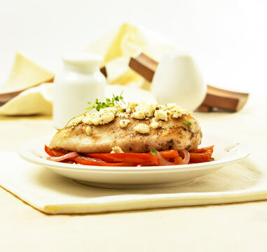 pollo con queso feta y pimientos 