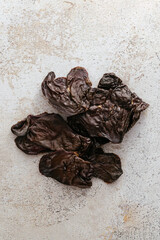 natural pet food made from chicken.