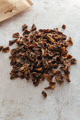 natural pet food made from chicken.