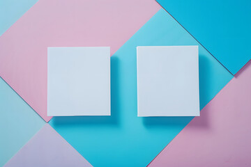 Fototapeta premium ブルーとピンクの背景にメモ用紙