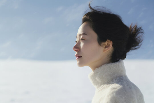 女, 女性, 横顔, 切ない, 悲しみ, 考える, 見つめる女性, 考える女性, 雪, 冬, 雪原, woman, female, profile, sad, sadness, thinking, gazing woman, thinking woman, snow, winter, snowfield