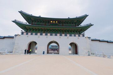 Fototapeta premium Gwanghwamun main gate of Gyeongbok Palace