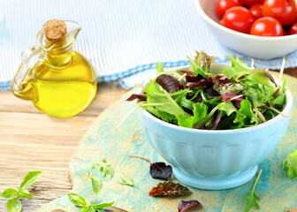 organic salad mix in bowl for healthy eating