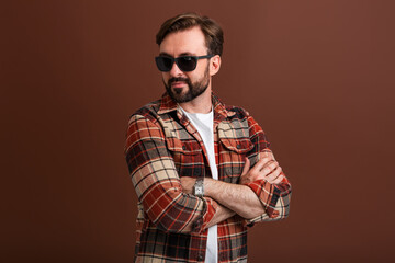 Fototapeta premium handsome man on brown background