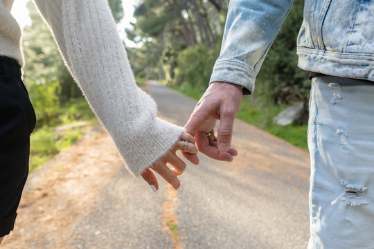Hands of lovers 