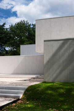 minimalist villa