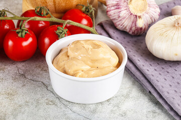 Yellow cream grill sauce for burger