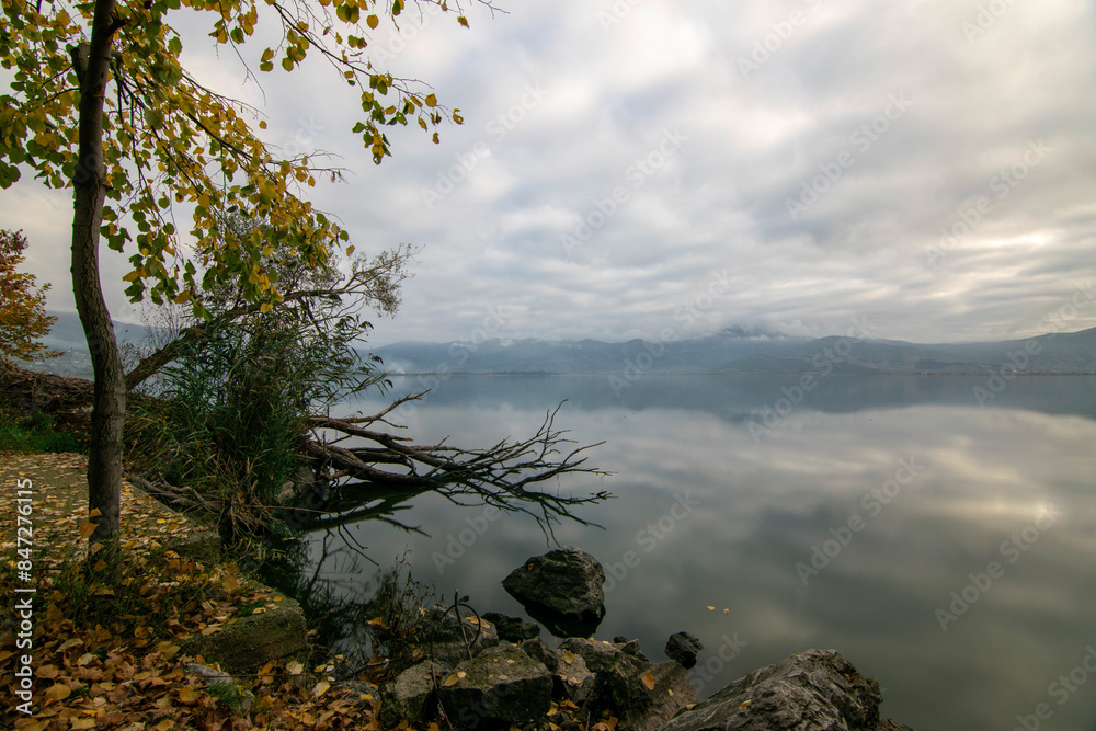 Wall mural sunrise over the lake