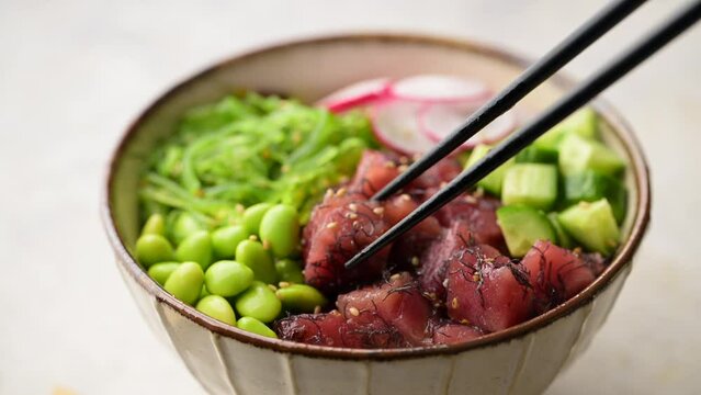 hawaiian tuna poke rice bowl