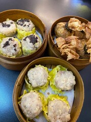 Dimsum is a snack originating from China. This food is usually eaten as breakfast or an afternoon snack