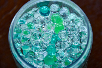 キラキラが美しい透明ビーズ