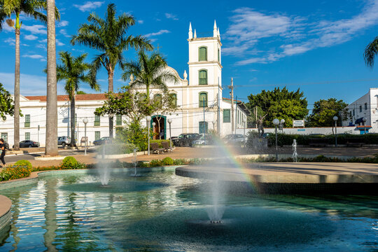 Itu, Sao Paulo, Brazil, March 10, 2022. Fountain at Independencia Square with the Our Lady of Carmo Convent and Seminary, an architectural complex built from 1719 onwards by Carmelite friars, in Itu