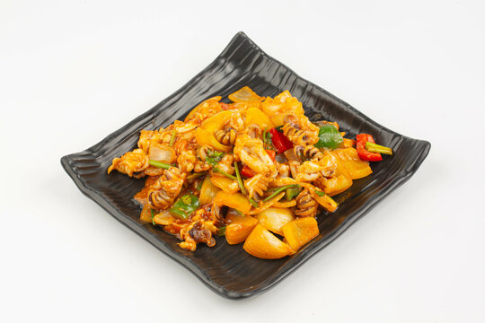 stir-fried seafood in curry powder, stir fried squid in yellow curry or Stir-fried squid and Stir-fried shrimp for serve