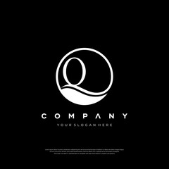 Letter Q logo Initial letter Q design line art icon .