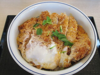 日本で有名なカツ丼チェーン店「かつや」のカツ丼
