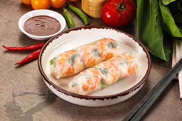 Vietnamese spring roll with prawn