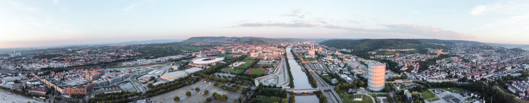 Neckarpark in Stuttgart Fu&szlig;ballstadion, Automuseum, Wasen