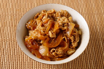 牛丼　日本食