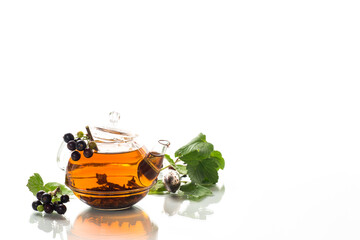 herbal tea from currant leaves and berries