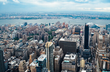 Obraz premium New York City Manhattan skyline panorama with skyscrapers and buildings.