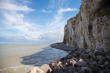 the chalk cliffs of etretat