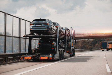 SUV Pick-Up Car Vehicle Transportation Trailer Truck.